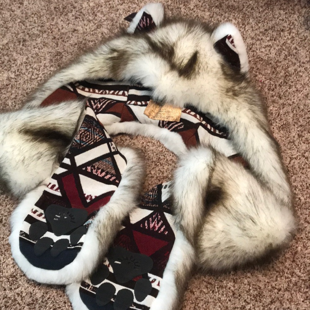Spirithood Husky. New with tags.